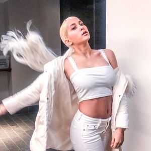 Meet your Posher, Shania